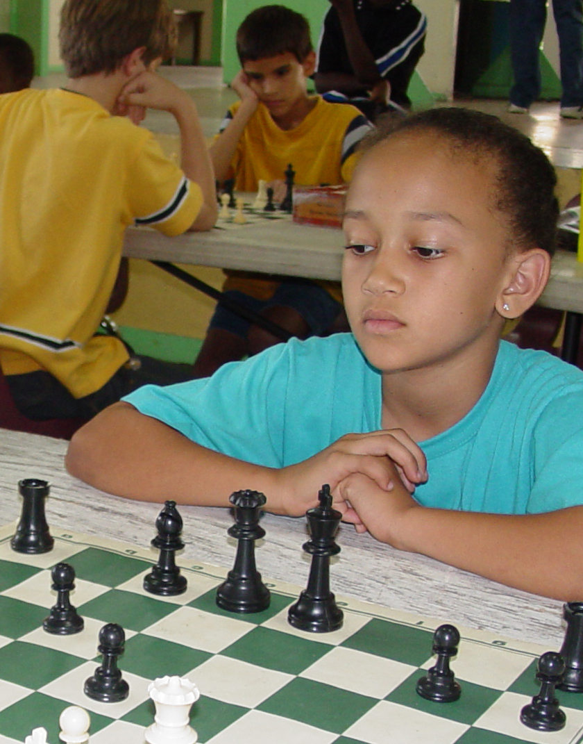 little_girl_playing_chess.jpg